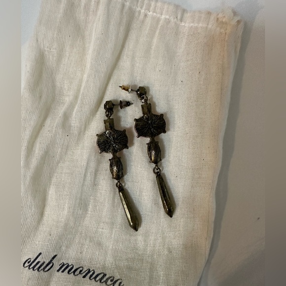 Club Monaco vintage style earring - Picture 2 of 2